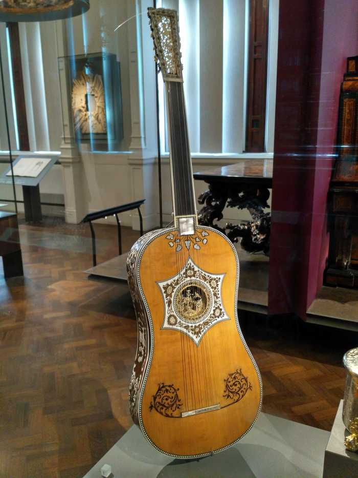 Baroque guitar by Joachim Tielke